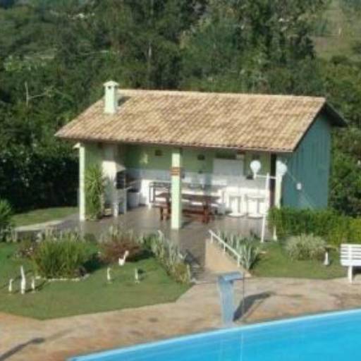 Linda casa em condomínio + segurança / Código do Imóvel: 27517 por Aj Rodrigues Negocios Imobiliarios Ltda