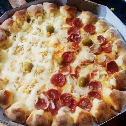 Pizza por Marmitaria e Pizzaria Carmelo
