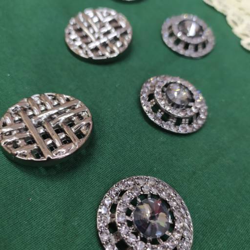 BOTOES EXCLUSIVOS em Foz do Iguaçu, PR por Real Aviamentos