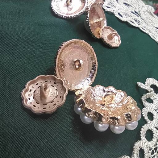 BOTOES EXCLUSIVOS em Foz do Iguaçu, PR por Real Aviamentos