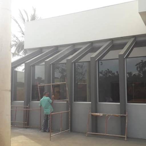 Pergolado com vidro fumê. por Top Vidros