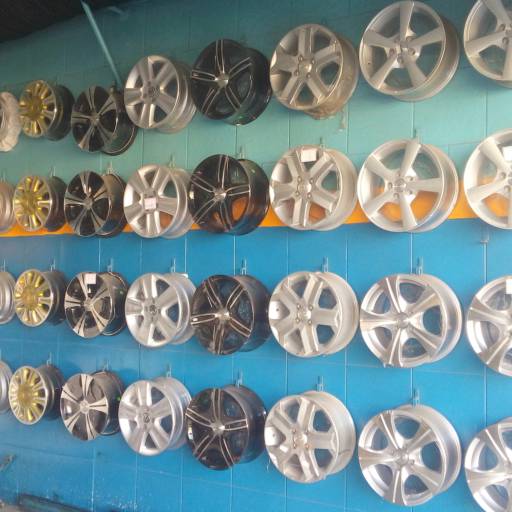 Comprar o produto de Rodas esportivas e pneus em A Classificar pela empresa Waldson Auto Center em Aracaju, SE por Solutudo