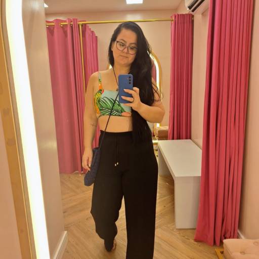 Olá meu nome é Fernanda. Especialista em bem-estar, toque consciente e presença total ✨