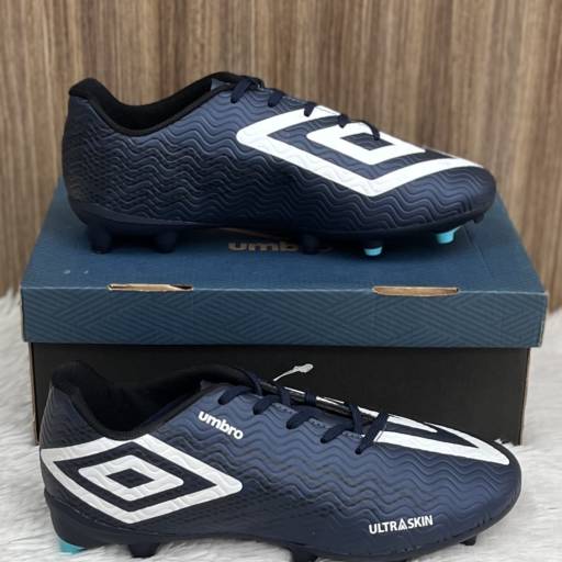 Chuteira adulta Umbro Campo em Uberlândia, MG por Lojas Dom Flavittos