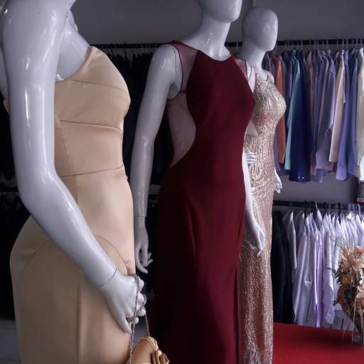 Comprar o produto de Vestidos de Festas. em A Classificar pela empresa Rose Jordan Noivas & Festas em Bauru, SP por Solutudo