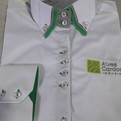 Comprar o produto de Camisa com Detalhes  em Camisas pela empresa MK Confecções - Uniforme em Atibaia  em Atibaia, SP por Solutudo