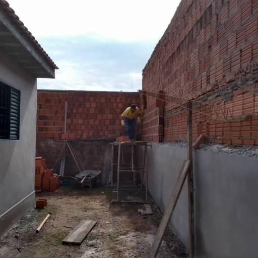Muro e cobertura em Bauru por JW. Batista Construções e Azulejista