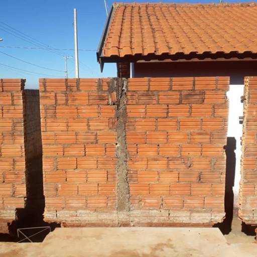 Muro e cobertura em Bauru por JW. Batista Construções e Azulejista