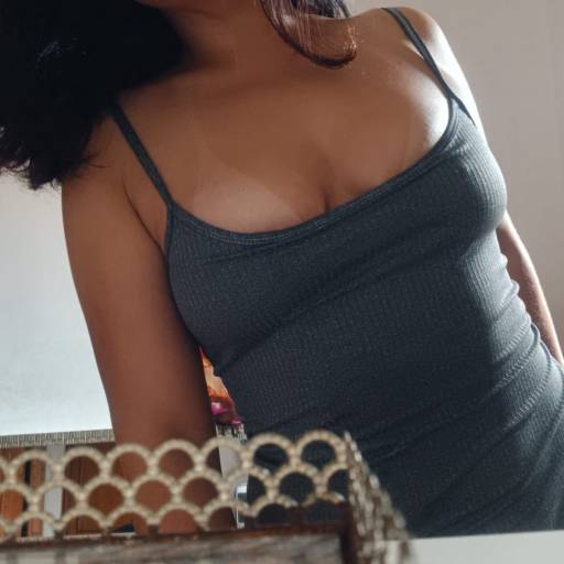 Sou a Gaby especializada em massagens que despertam sensações, aliviam tensões e reconectam você ao seu corpo. Cada toque é um convite ao relaxamento profundo, à leveza e ao prazer!!!