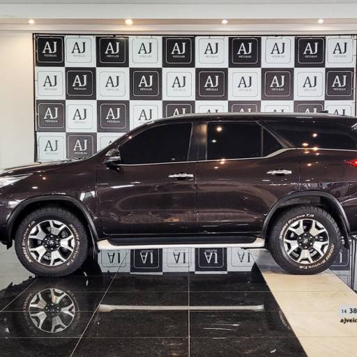 TOYOTA HILUX SW4 2.8 4P SRX 4X4 TURBO DIESEL AUTOMÁTICO- 2018/2019 em Botucatu, SP por AJ Veículos