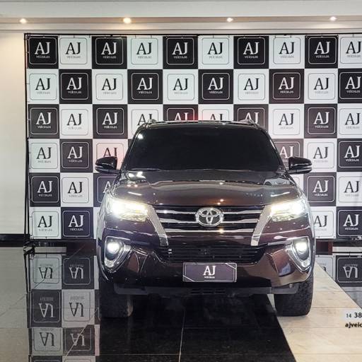 TOYOTA HILUX SW4 2.8 4P SRX 4X4 TURBO DIESEL AUTOMÁTICO- 2018/2019 em Botucatu, SP por AJ Veículos