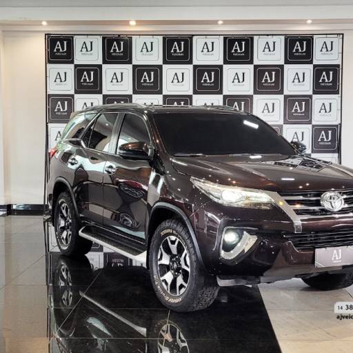 TOYOTA HILUX SW4 2.8 4P SRX 4X4 TURBO DIESEL AUTOMÁTICO- 2018/2019 em Botucatu, SP por AJ Veículos