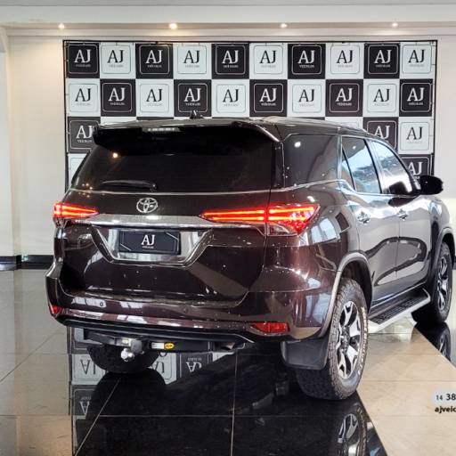 TOYOTA HILUX SW4 2.8 4P SRX 4X4 TURBO DIESEL AUTOMÁTICO- 2018/2019 em Botucatu, SP por AJ Veículos