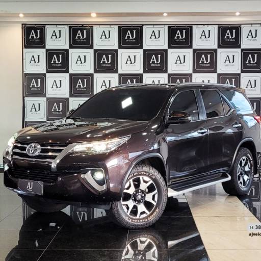 TOYOTA HILUX SW4 2.8 4P SRX 4X4 TURBO DIESEL AUTOMÁTICO- 2018/2019 em Botucatu, SP por AJ Veículos