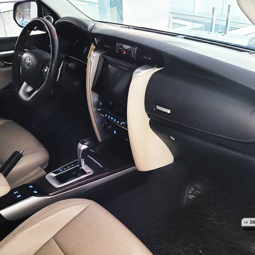 TOYOTA HILUX SW4 2.8 4P SRX 4X4 TURBO DIESEL AUTOMÁTICO- 2018/2019 em Botucatu, SP por AJ Veículos