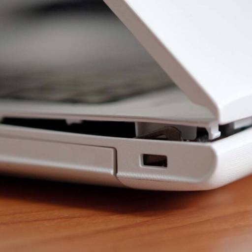 Conserto / Troca de carcaça e dobradiças de notebook