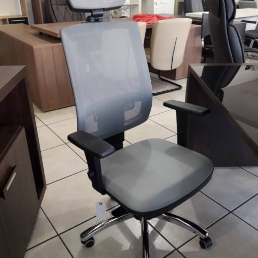 Cadeira Presidente Brizza Tela por Rozinelli Móveis para Escritório