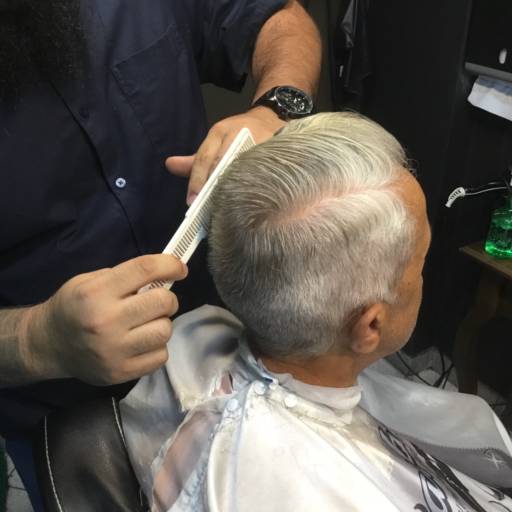 Corte de Cabelo por Barbearia Dom Crani