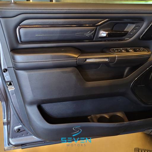 RAM 1500 5.7 V8 LIMITED CABINE DUPLA 4X4 AUTOMÁTICO- 2023 em Botucatu, SP por Seven Motors Concessionária