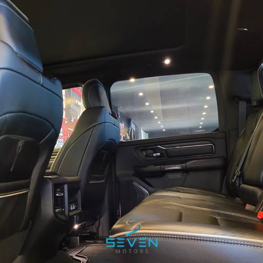 RAM 1500 5.7 V8 LIMITED CABINE DUPLA 4X4 AUTOMÁTICO- 2023 em Botucatu, SP por Seven Motors Concessionária