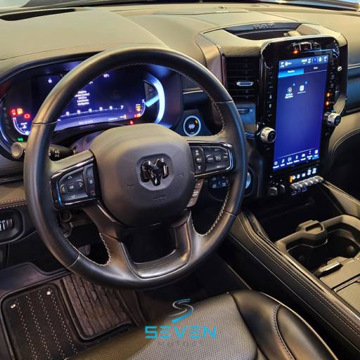 RAM 1500 5.7 V8 LIMITED CABINE DUPLA 4X4 AUTOMÁTICO- 2023 em Botucatu, SP por Seven Motors Concessionária