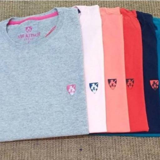 T-shirts Básicas  por Mr. Kitsch