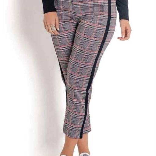 Calça de Bengaline Xadrez na Frente. (Semelhante a da Foto Disponível nos Tamanhos: 48 e 50).