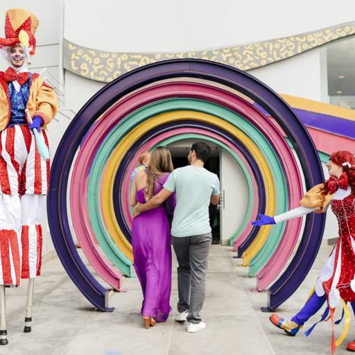 Personagem vivo circo vermelho bh