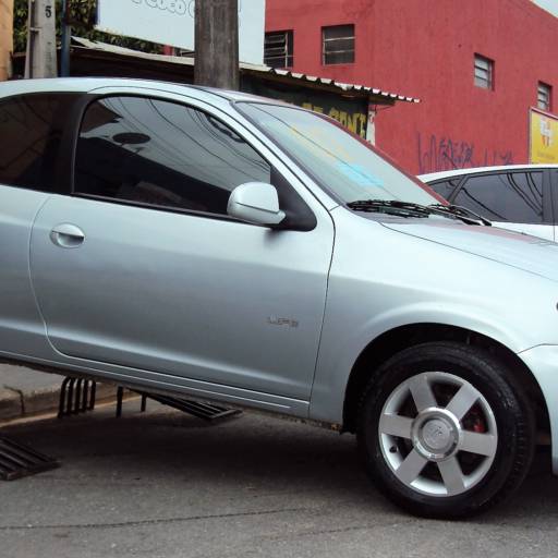 CELTA LIFE 1.0 - 2007 - PRATA - 2 PORTAS por Top Car Veículos