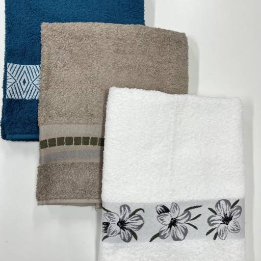 Toalha de banho em Uberlândia, MG por Lojas Dom Flavittos