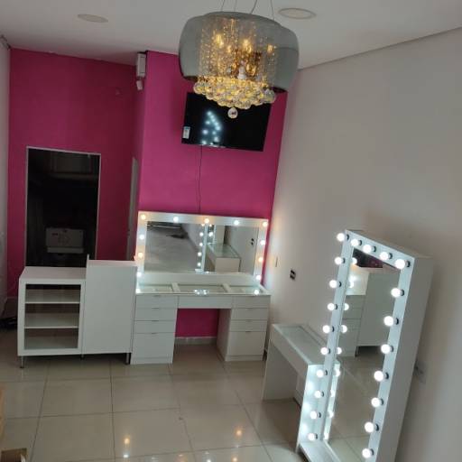 Espelho Camarim com rodinhas de silicone em Bauru, SP por Móveis Fábrica de Sonhos Bauru