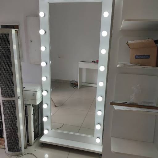 Espelho Camarim com rodinhas de silicone em Bauru, SP por Móveis Fábrica de Sonhos Bauru