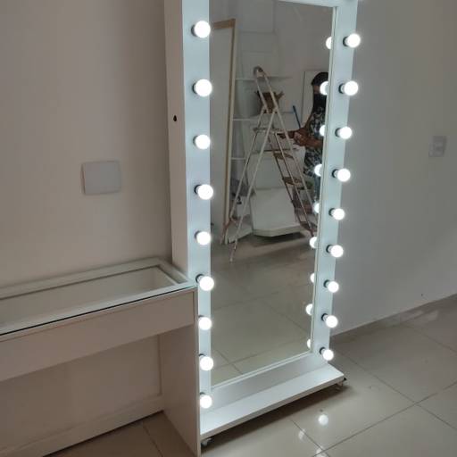 Espelho Camarim com rodinhas de silicone em Bauru, SP por Móveis Fábrica de Sonhos Bauru