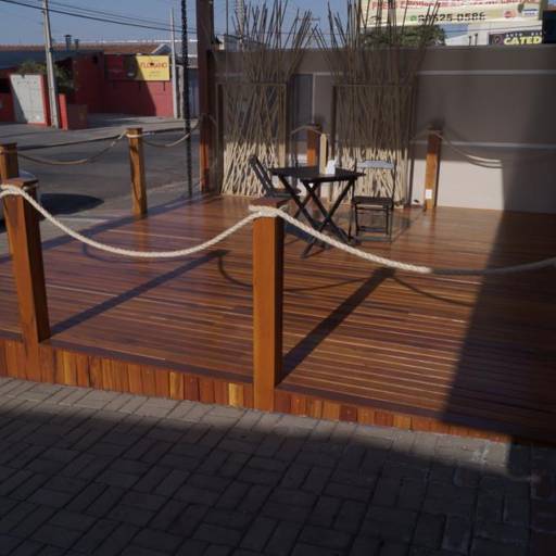 Deck de Madeira  por Raspadora Dom Pedro