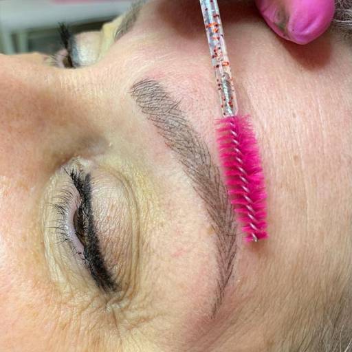 Micropigmentação Fio a Fio por Dinard’s Hair Fashion