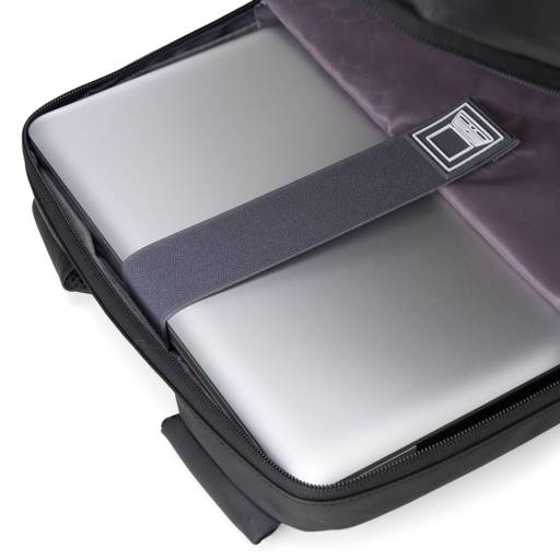 01901 Mochila Couro Sintético USB 17 Litros em São José do Rio Preto, SP por Public Gráfica e Brindes