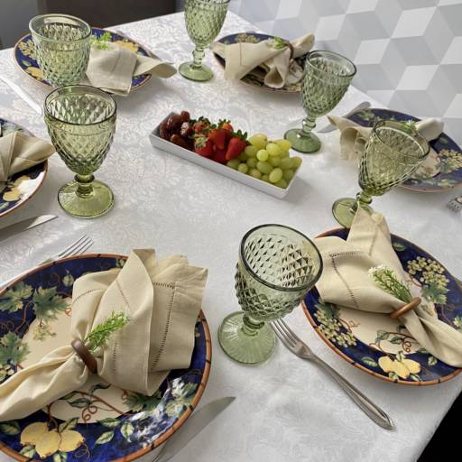 TAÇA LYOR BICO ABACAXI COLORIDA em Bauru, SP por Elegance Festas