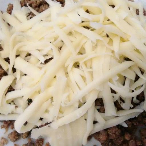 Pastel de carne com queijo