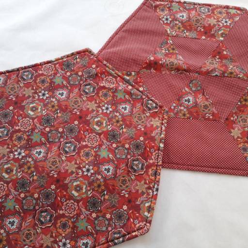 Sousplat em patchwork  por Artes da Faby Atelie