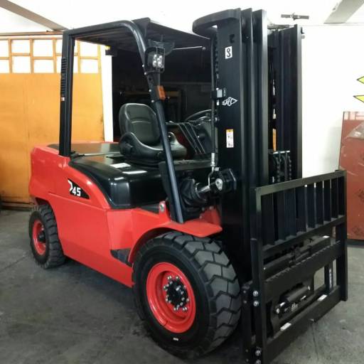 Comprar o produto de Empilhadeira Hangcha 4 toneladas diesel em A Classificar pela empresa Empilhax em Bauru, SP por Solutudo