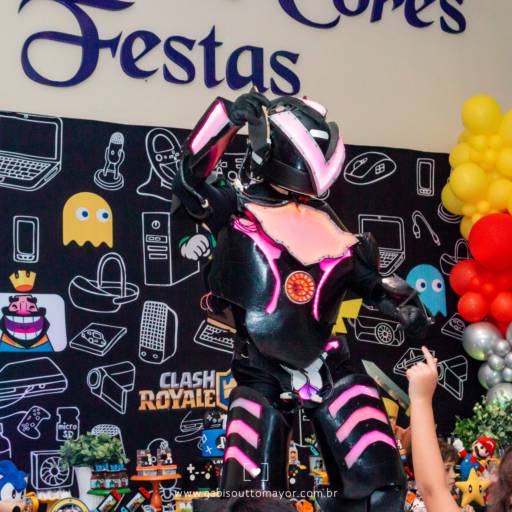 Robozão de Led Para Eventos  em Belo Horizonte, MG por Tutitu Animações