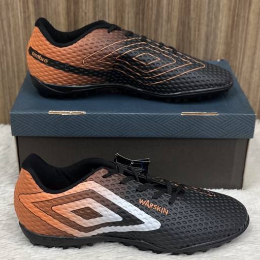 Chuteira adulta Umbro Society em Uberlândia, MG por Lojas Dom Flavittos