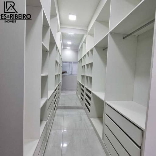 Casa em condomínio fechado - venda em Botucatu, SP por Lopes & Ribeiro Imóveis 