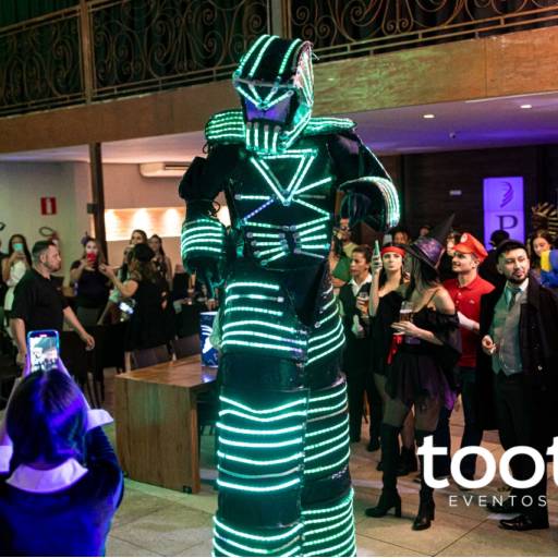 Robozao de Led Para Casamento 