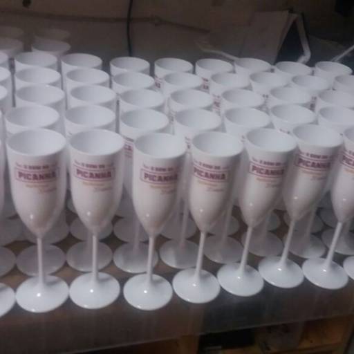 Taças em acrílico por Enzo Art