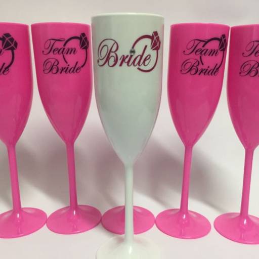 Taças em acrílico por Enzo Art