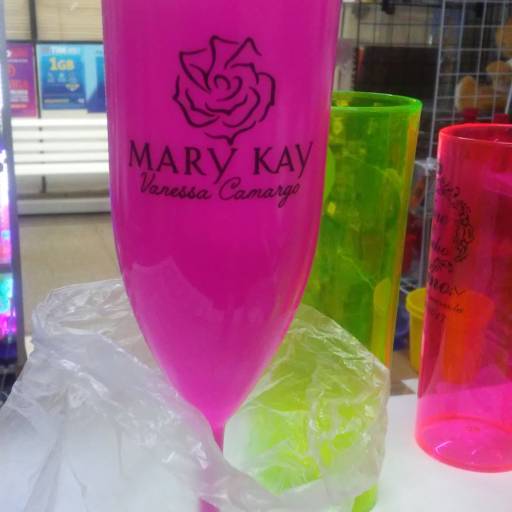 Taças em acrílico por Enzo Art