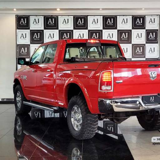RAM 2500 6.7 24V SLT CD TURBO LARAMIE AUT- 2018 em Botucatu, SP por AJ Veículos