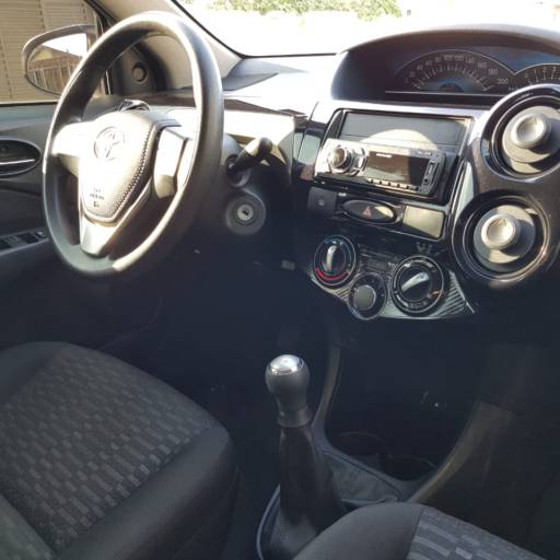 ETIOS HATCH 1.3 X FLEX 2016 por Virtual Carros Particulares