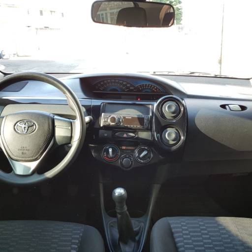 ETIOS HATCH 1.3 X FLEX 2016 por Virtual Carros Particulares